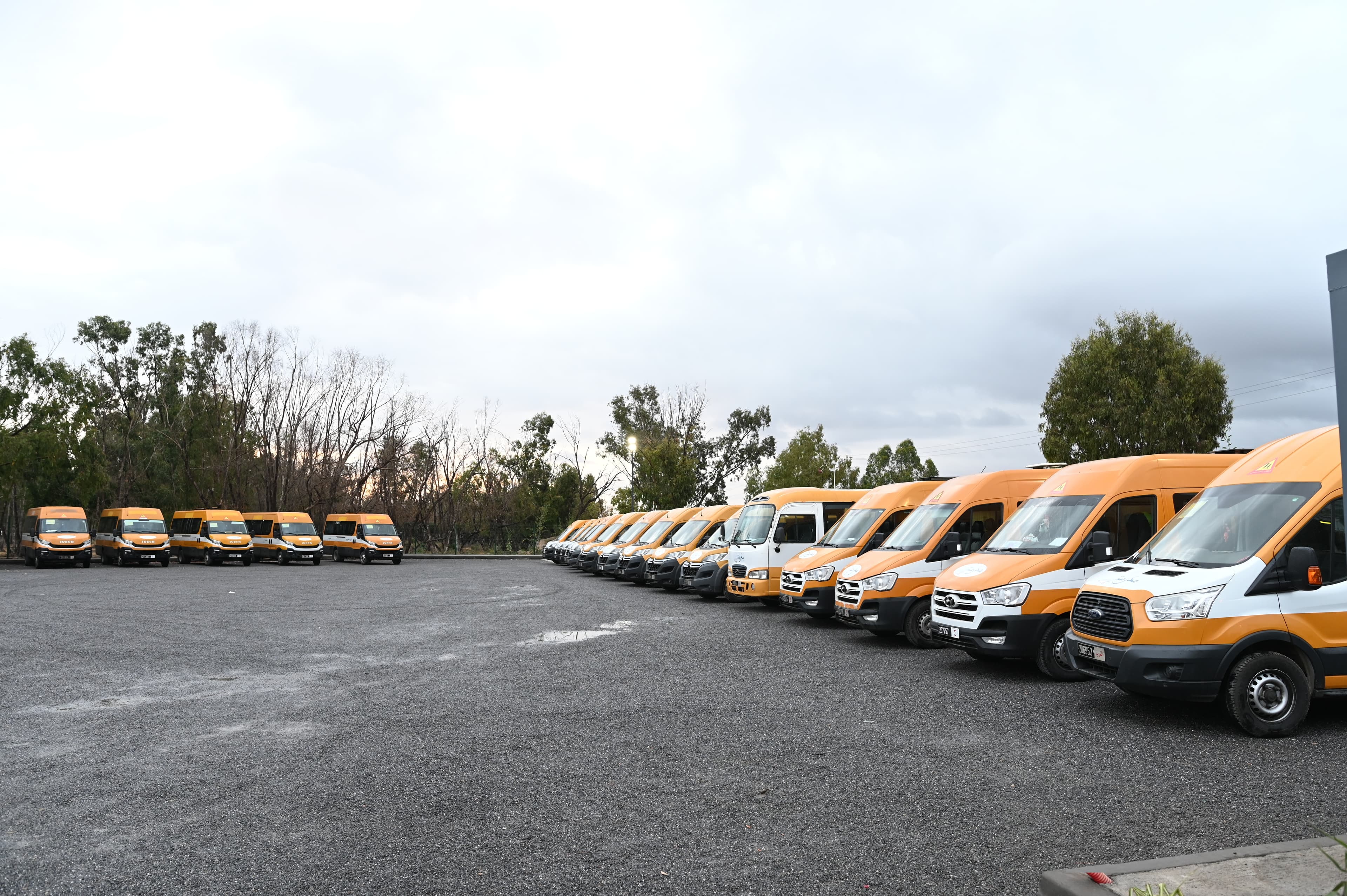 Équipe terrain en tenue réglementaire